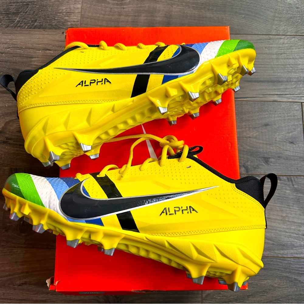 Nike Oregon Ducks PE Football Cleats Stomp Out Cancer Mens 11.5W NEW